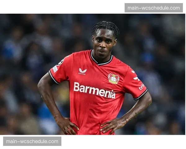 勒沃库森vs法兰克福半场战报：弗林蓬频繁内收参与区域围抢成奇招。