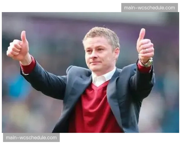 天空体育确认,双红会将由名哨迈克尔-奥利弗执法 天空体育确认,双红会将由名哨迈克尔-奥利弗执法